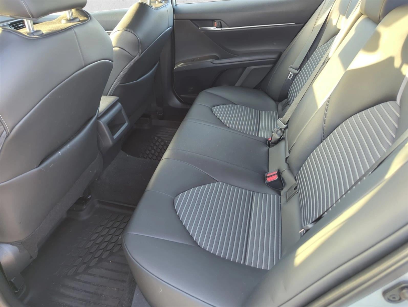 2023 Toyota Camry SE Auto (SE)