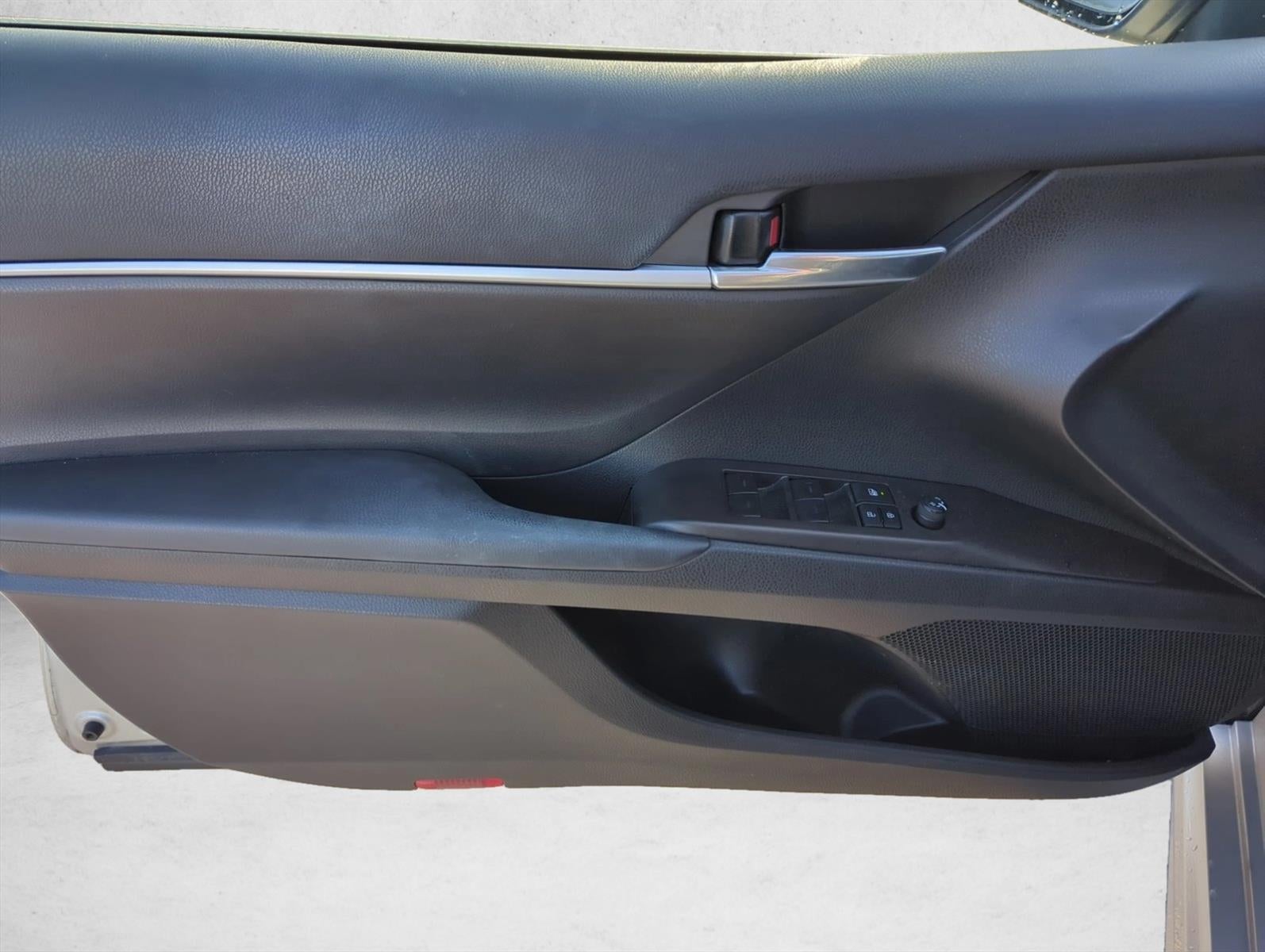 2023 Toyota Camry SE Auto (SE)
