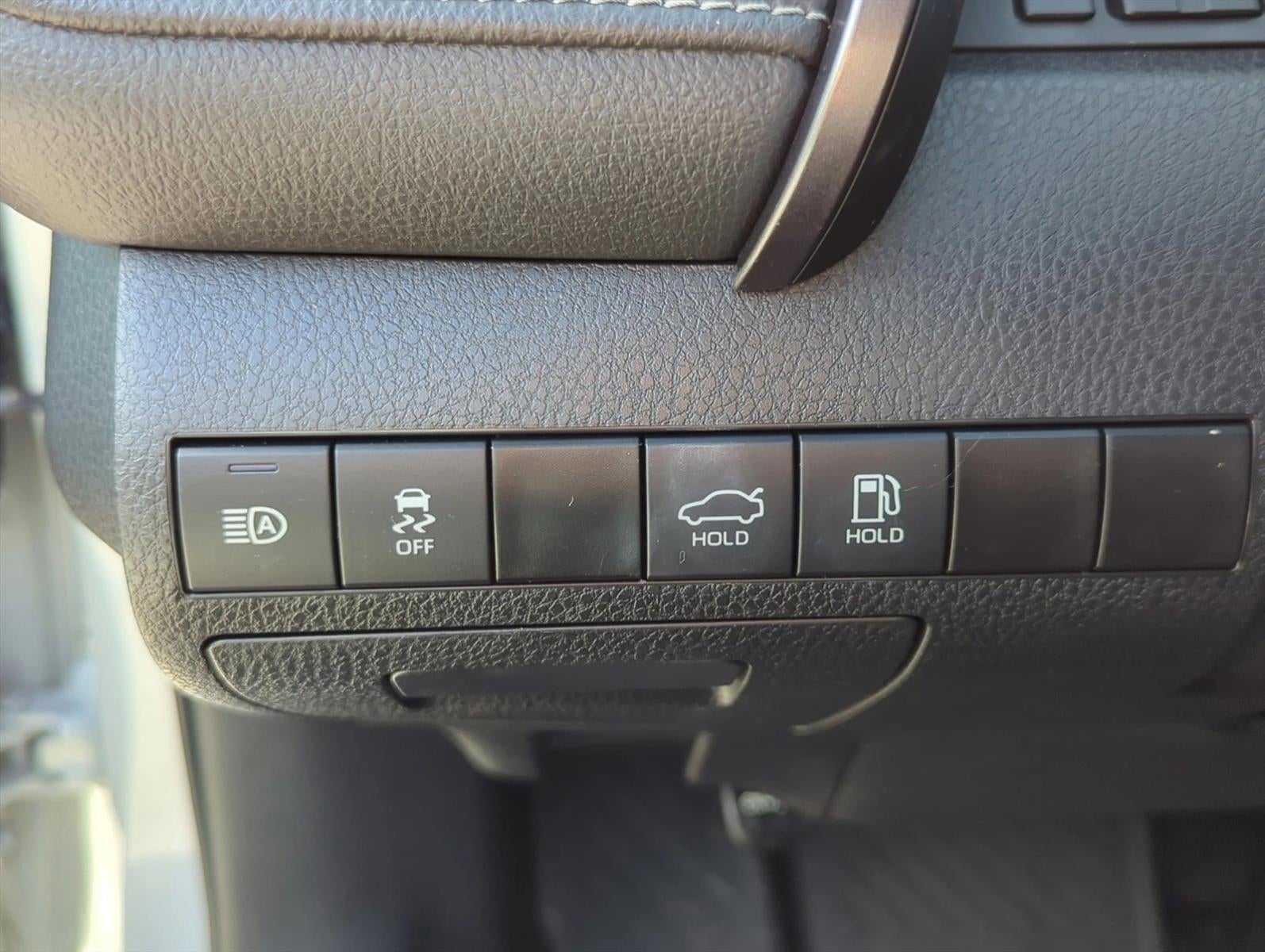2023 Toyota Camry SE Auto (SE)