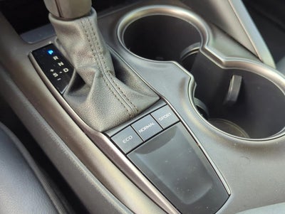 2023 Toyota Camry SE Auto (SE)