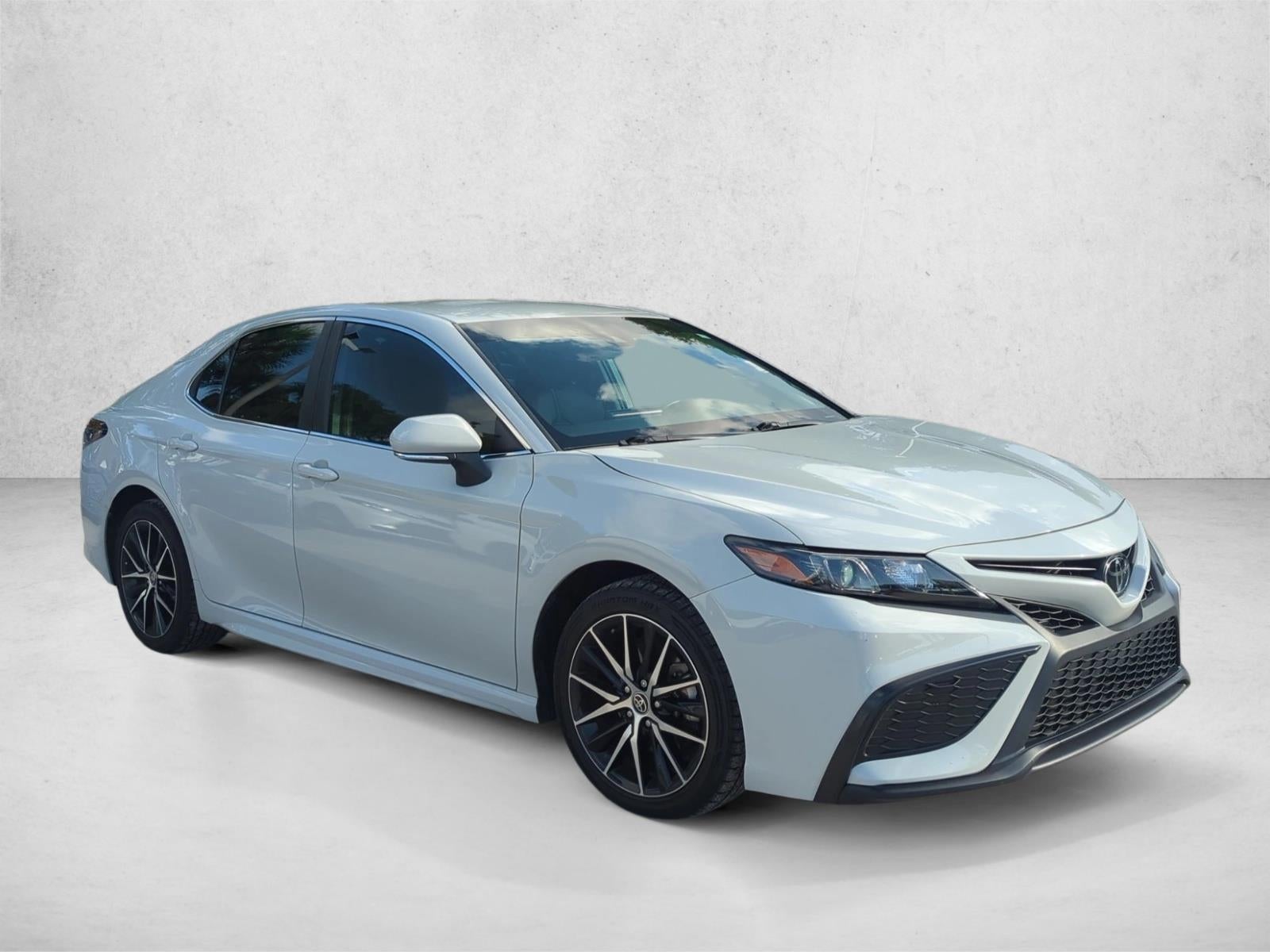 2023 Toyota Camry SE Auto (SE)