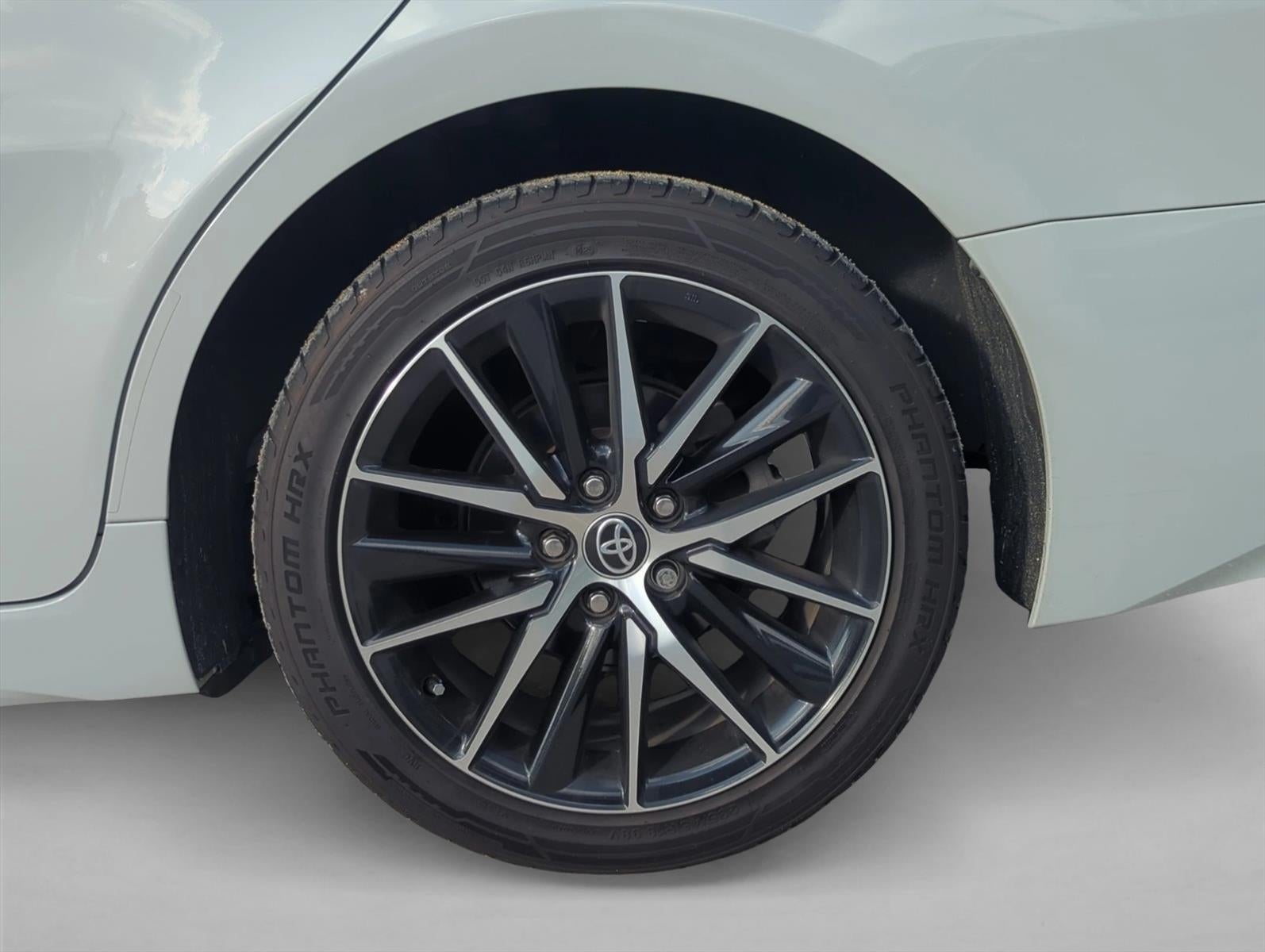 2023 Toyota Camry SE Auto (SE)
