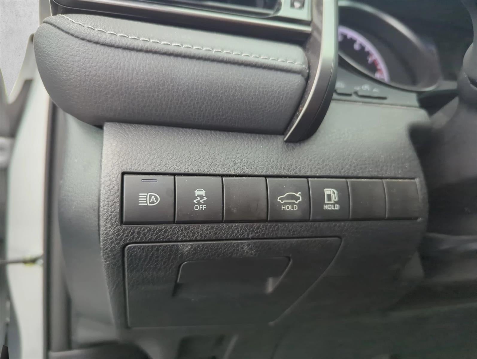 2023 Toyota Camry SE Auto (SE)
