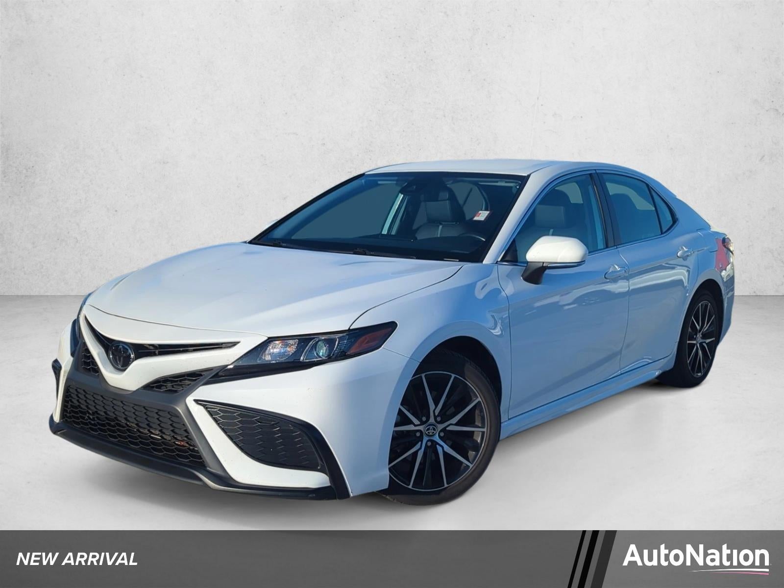 2023 Toyota Camry SE Auto (SE)