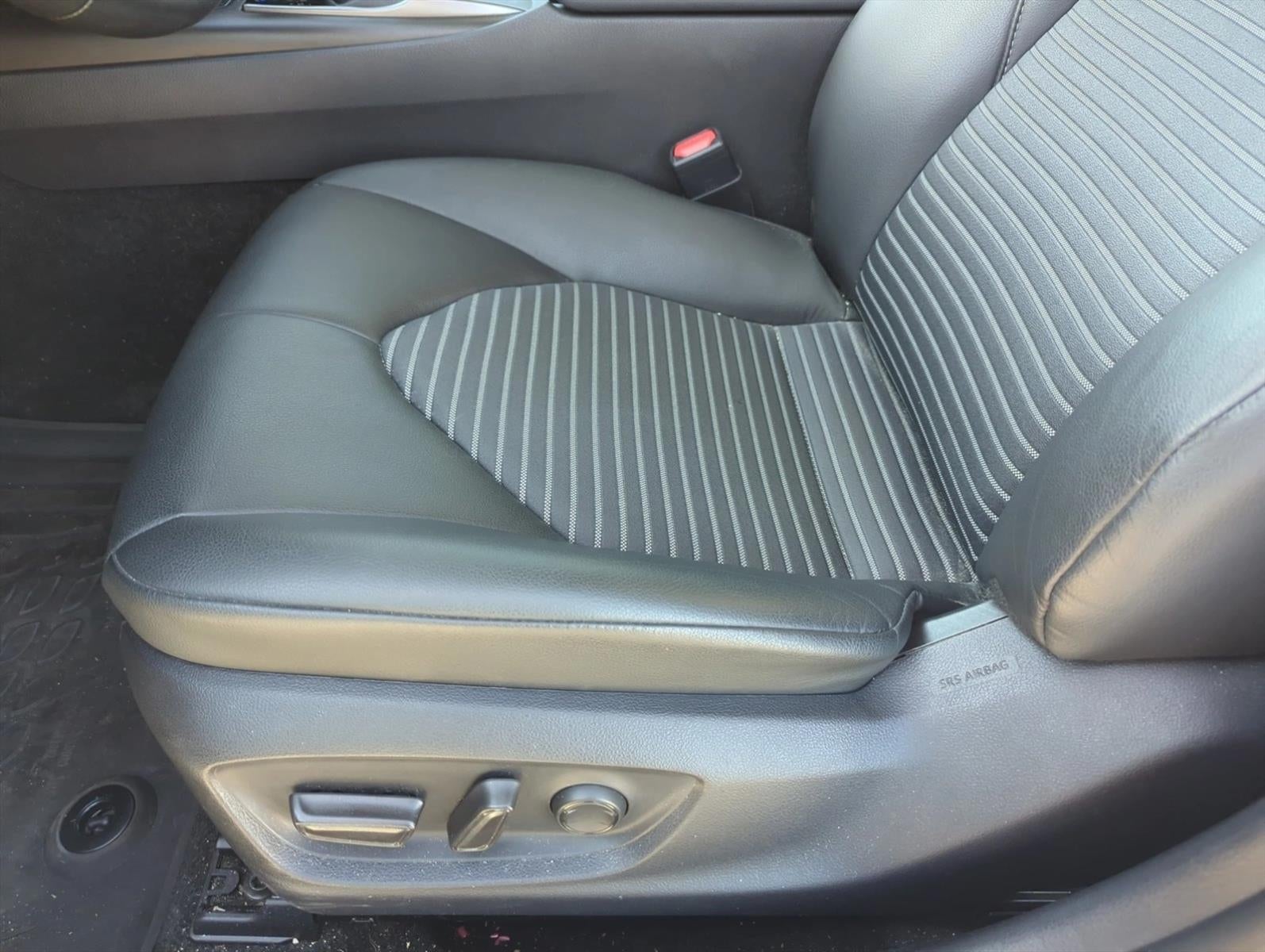 2023 Toyota Camry SE Auto (SE)