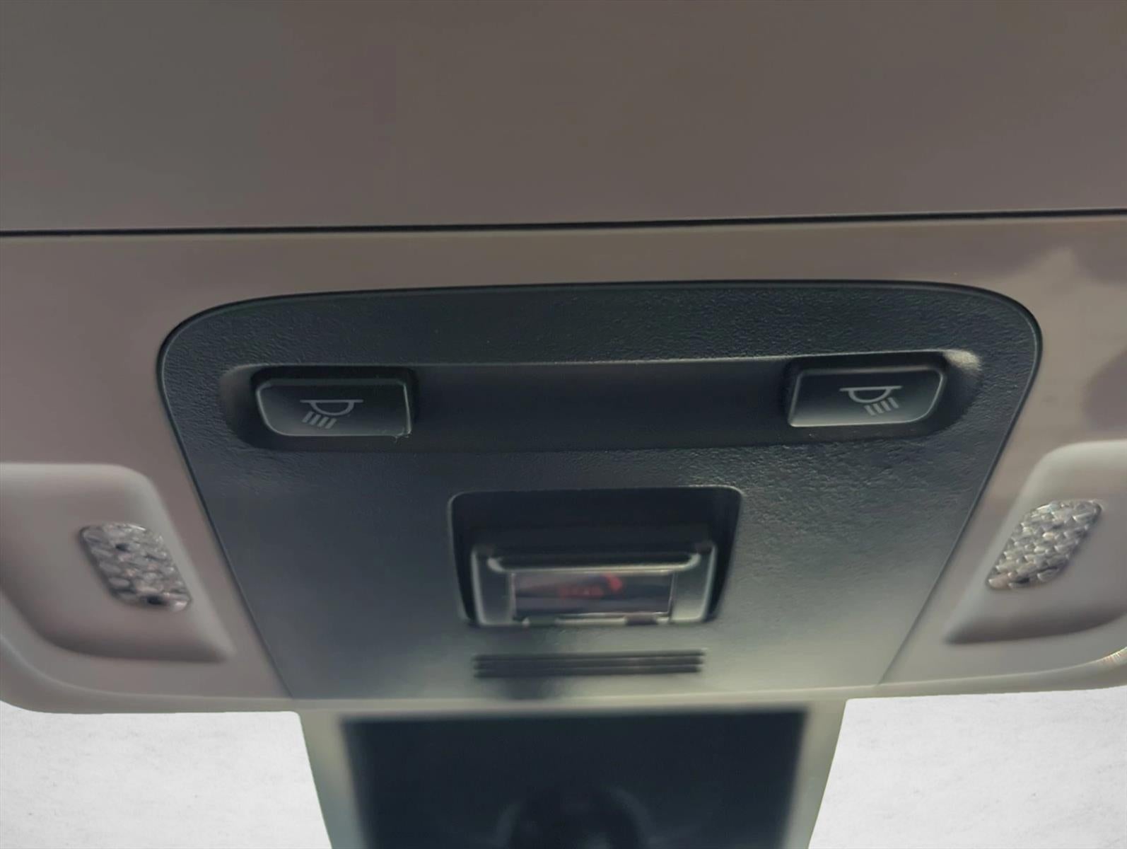 2023 Toyota Camry SE Auto (SE)