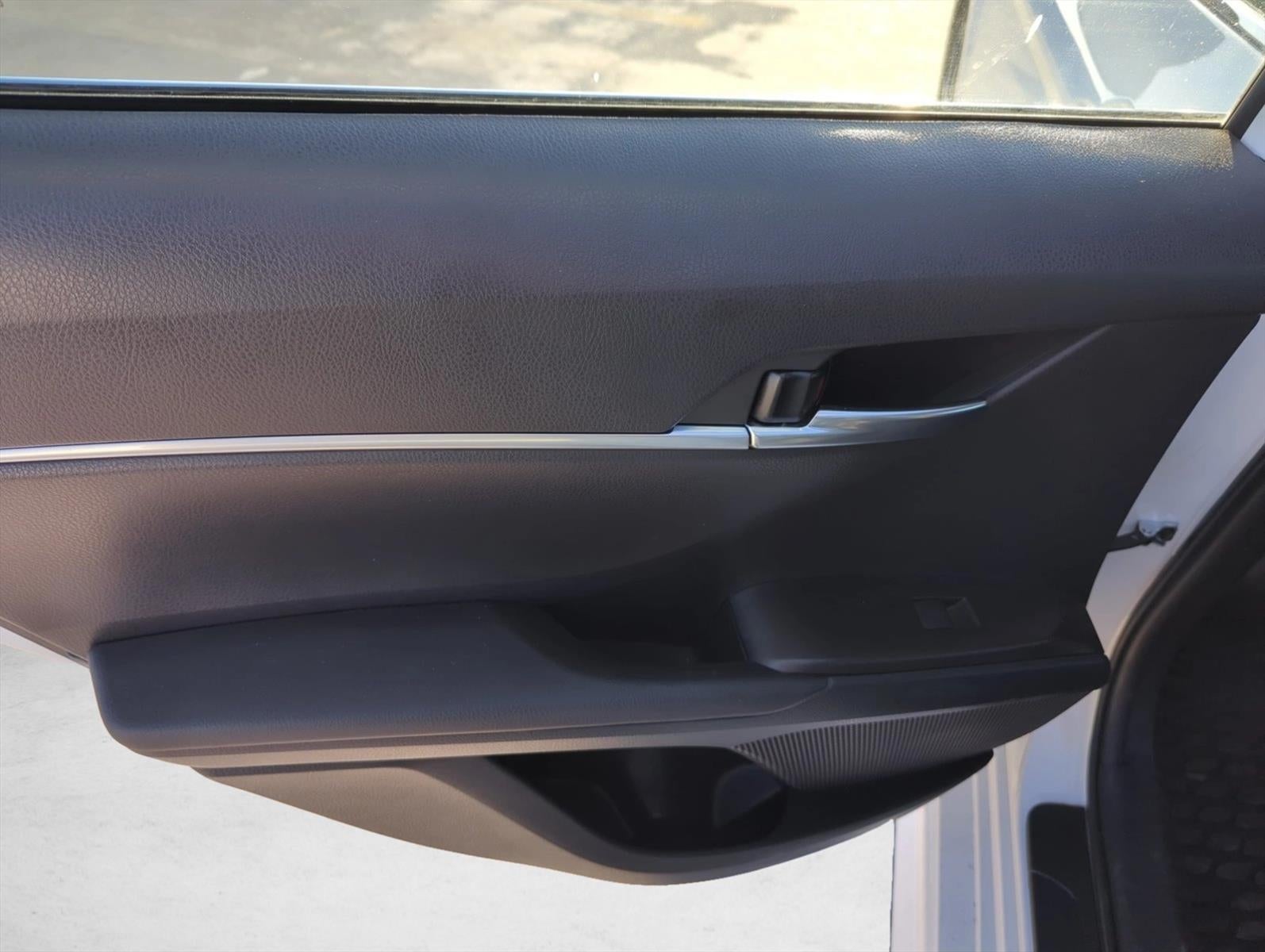 2023 Toyota Camry SE Auto (SE)