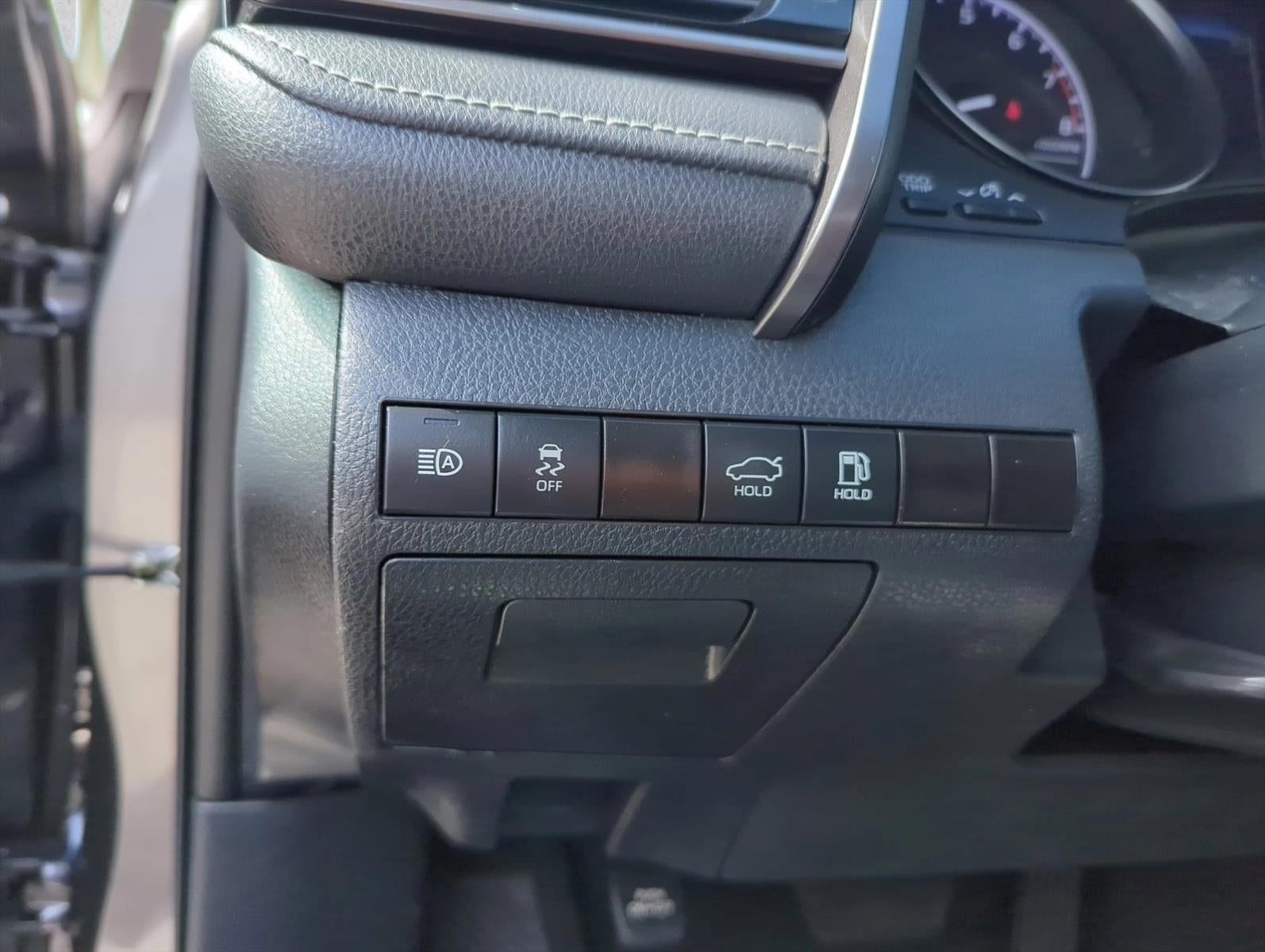 2023 Toyota Camry SE Auto (SE)