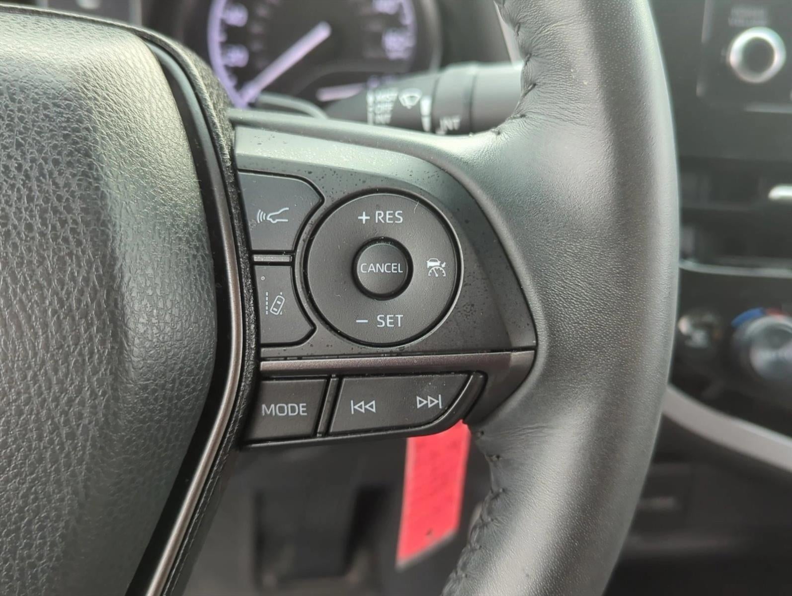 2023 Toyota Camry SE Auto (SE)