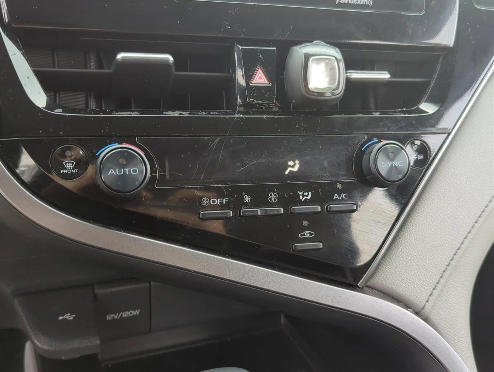 2023 Toyota Camry SE Auto (SE)