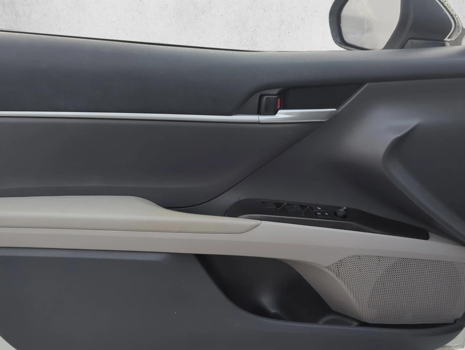 2023 Toyota Camry SE Auto (SE)