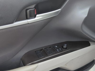 2023 Toyota Camry SE Auto (SE)