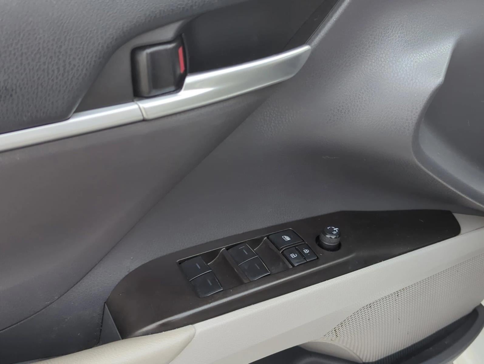 2023 Toyota Camry SE Auto (SE)