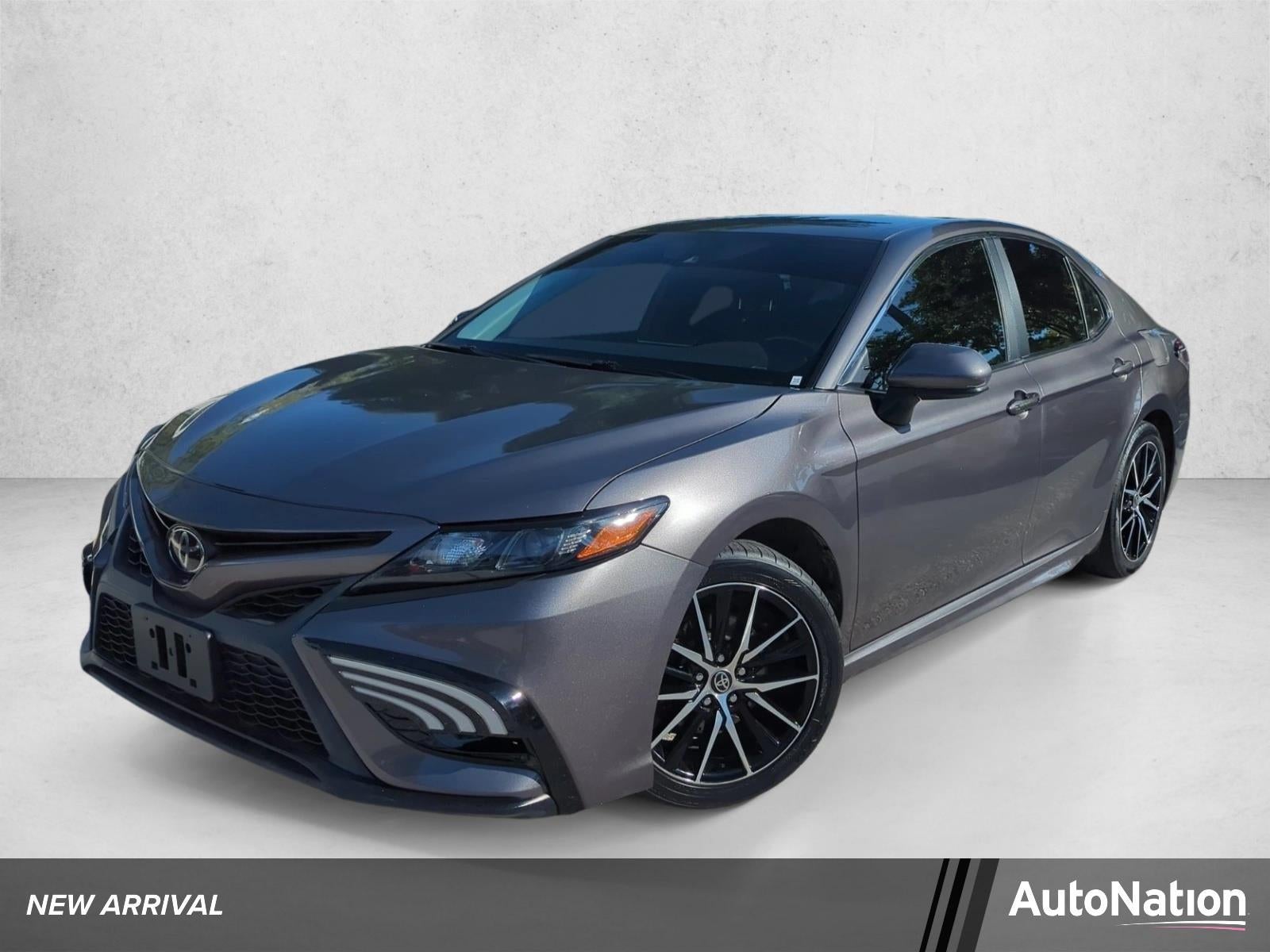 2021 Toyota Camry SE Auto (SE)