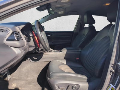 2021 Toyota Camry SE Auto (SE)