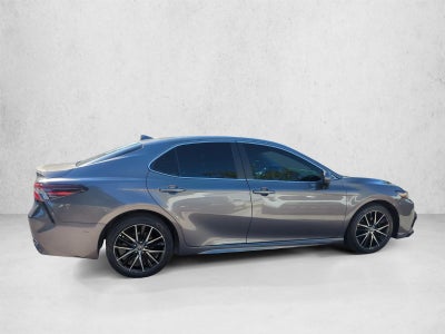 2021 Toyota Camry SE Auto (SE)