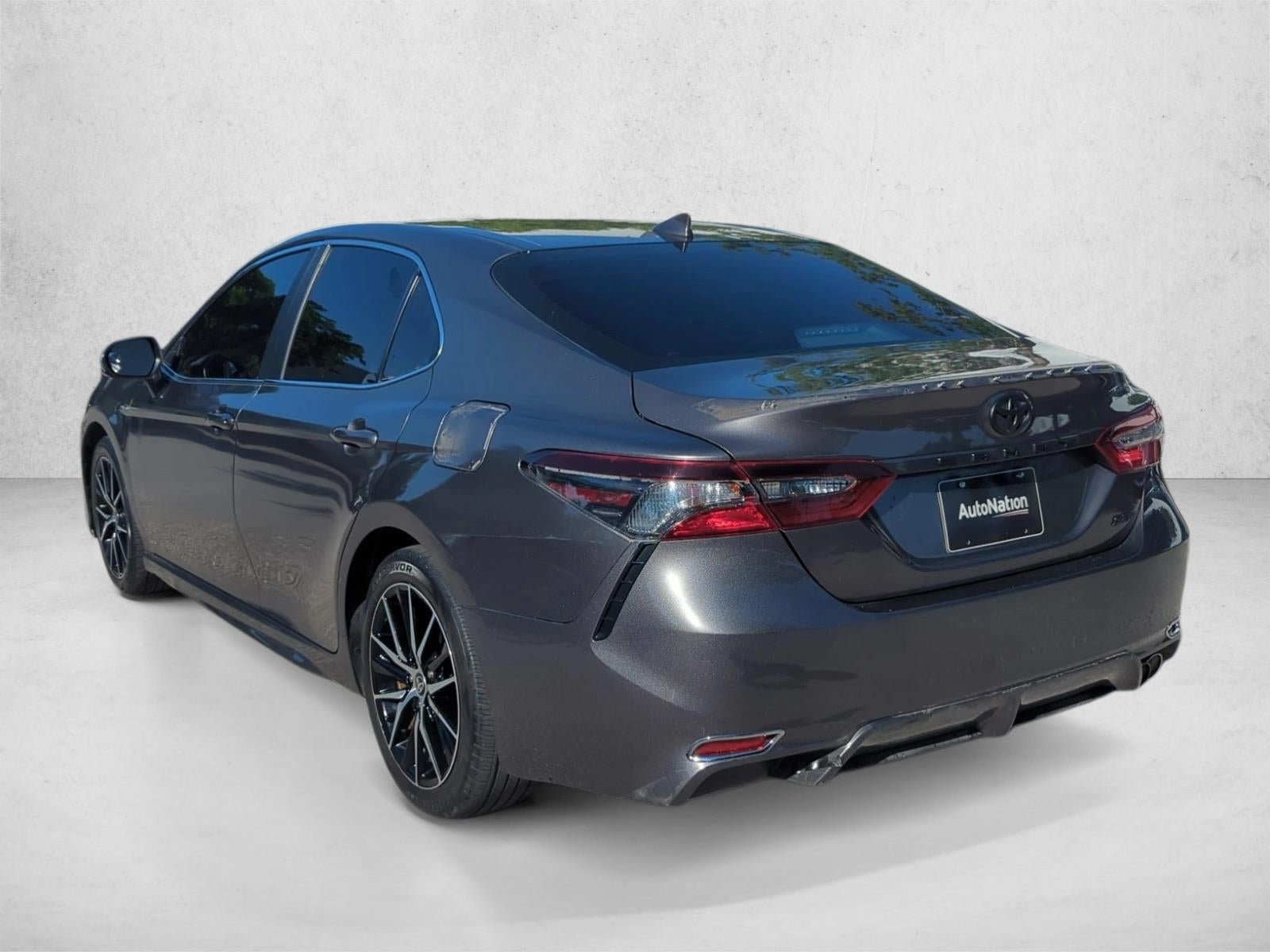2021 Toyota Camry SE Auto (SE)