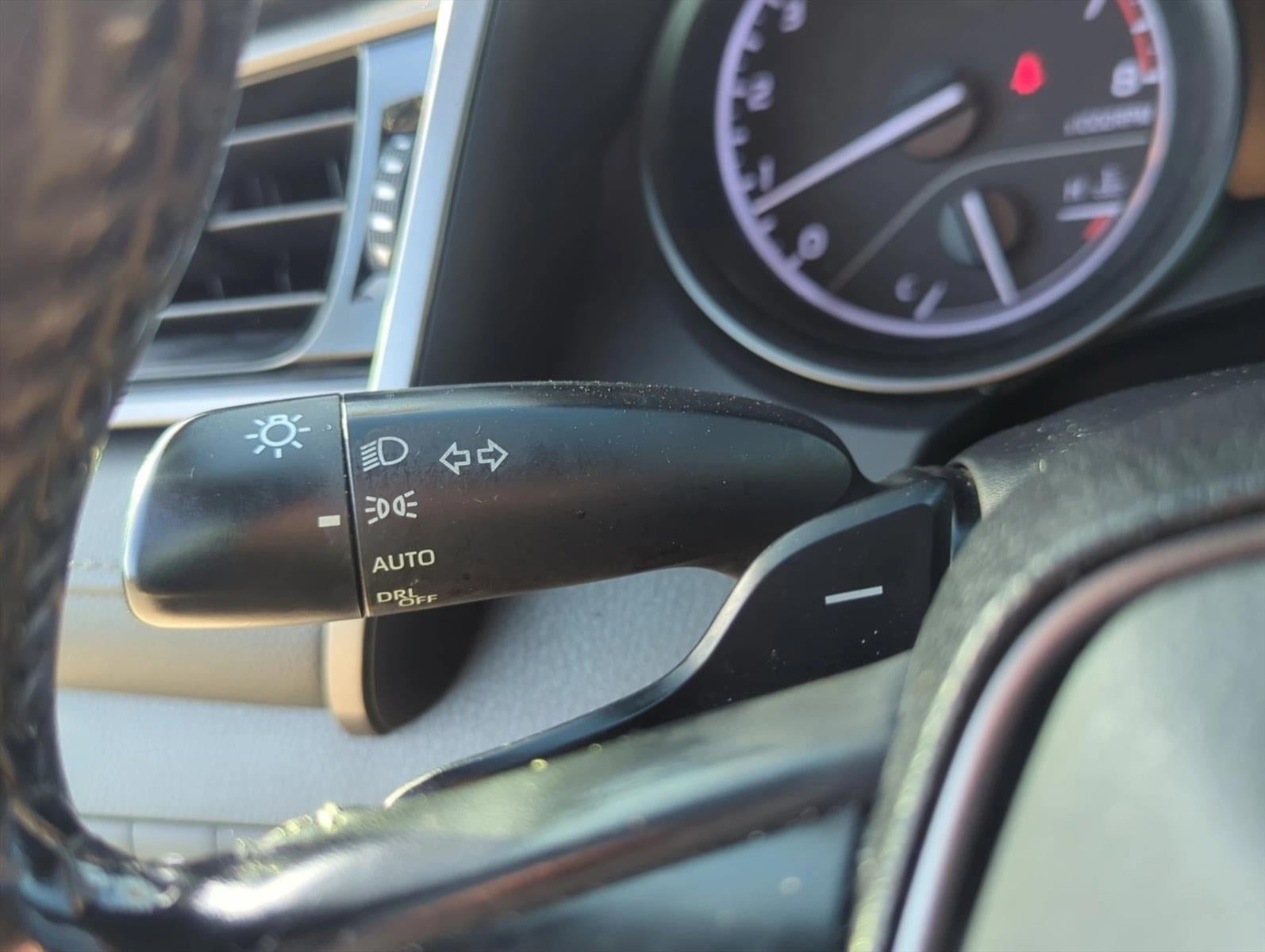 2021 Toyota Camry SE Auto (SE)