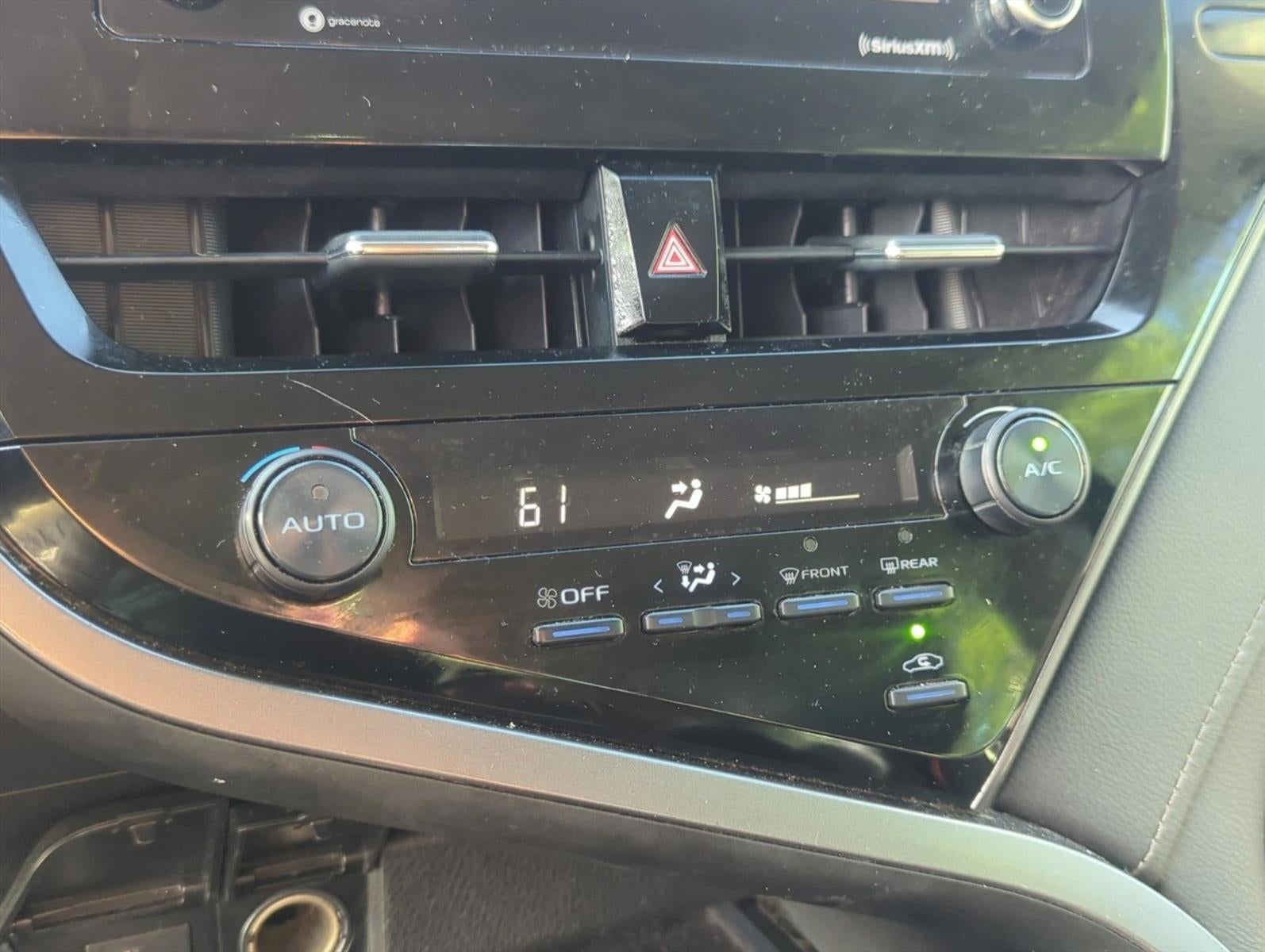 2021 Toyota Camry SE Auto (SE)