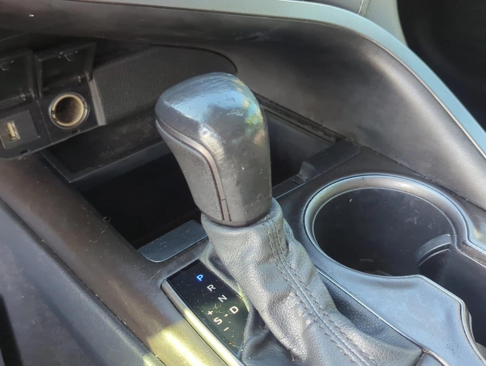 2021 Toyota Camry SE Auto (SE)