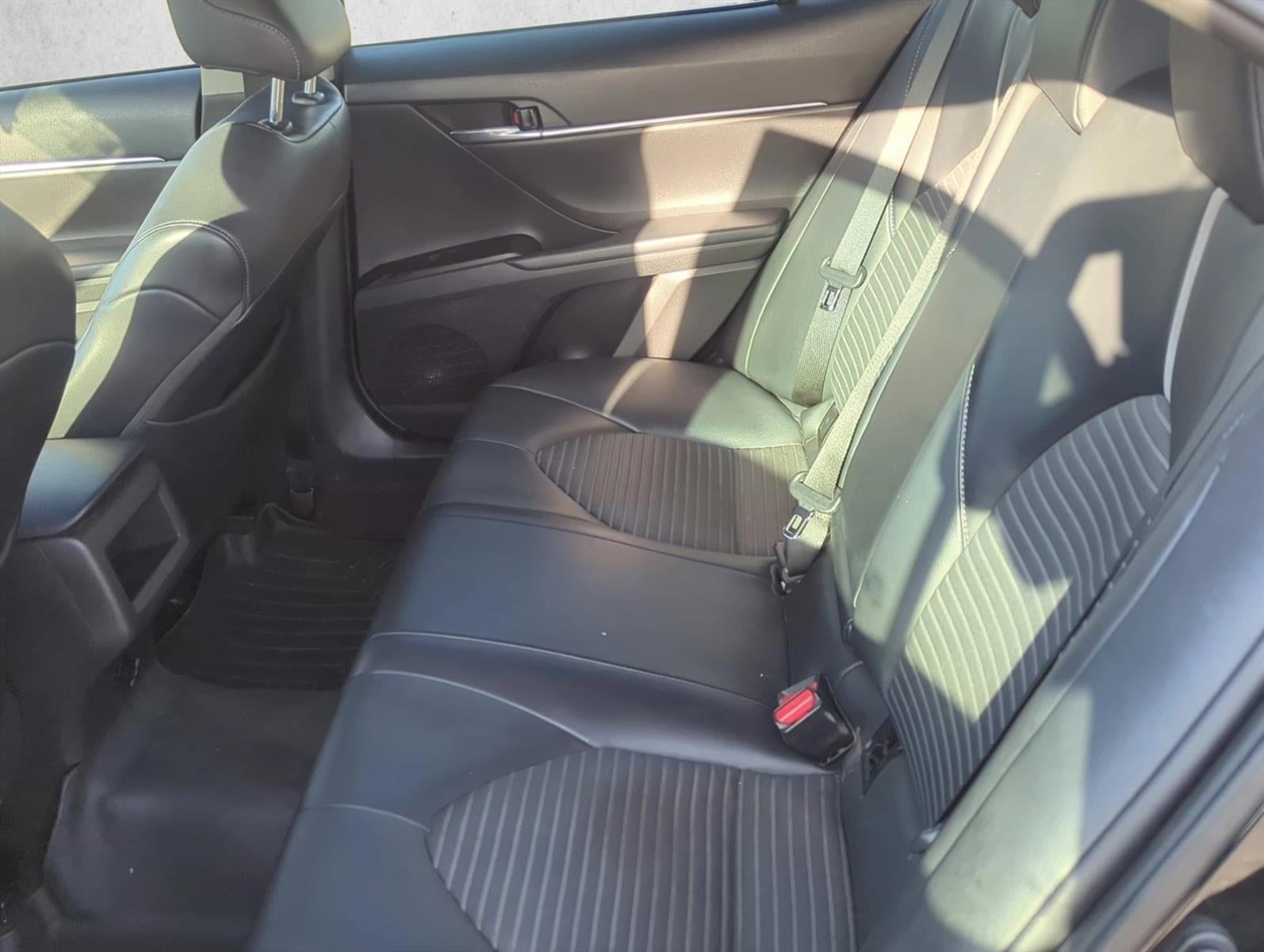 2021 Toyota Camry SE Auto (SE)