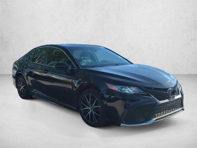 2021 Toyota Camry SE Auto (SE)