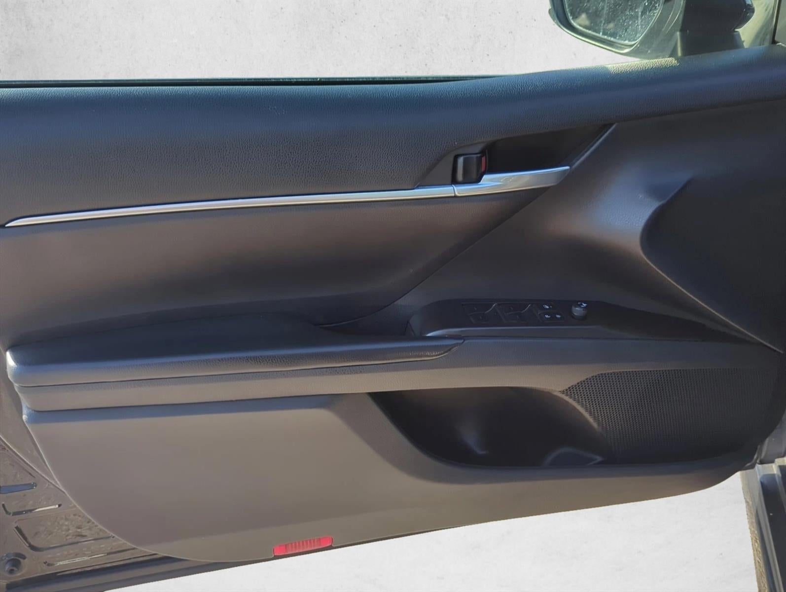 2021 Toyota Camry SE Auto (SE)