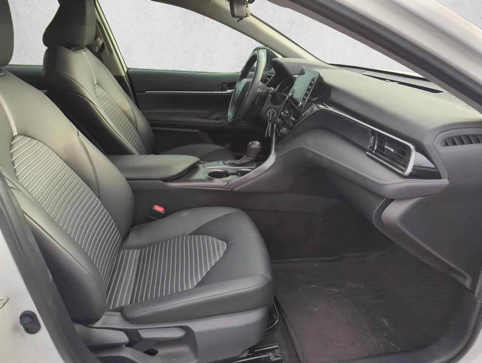 2023 Toyota Camry SE Auto (SE)