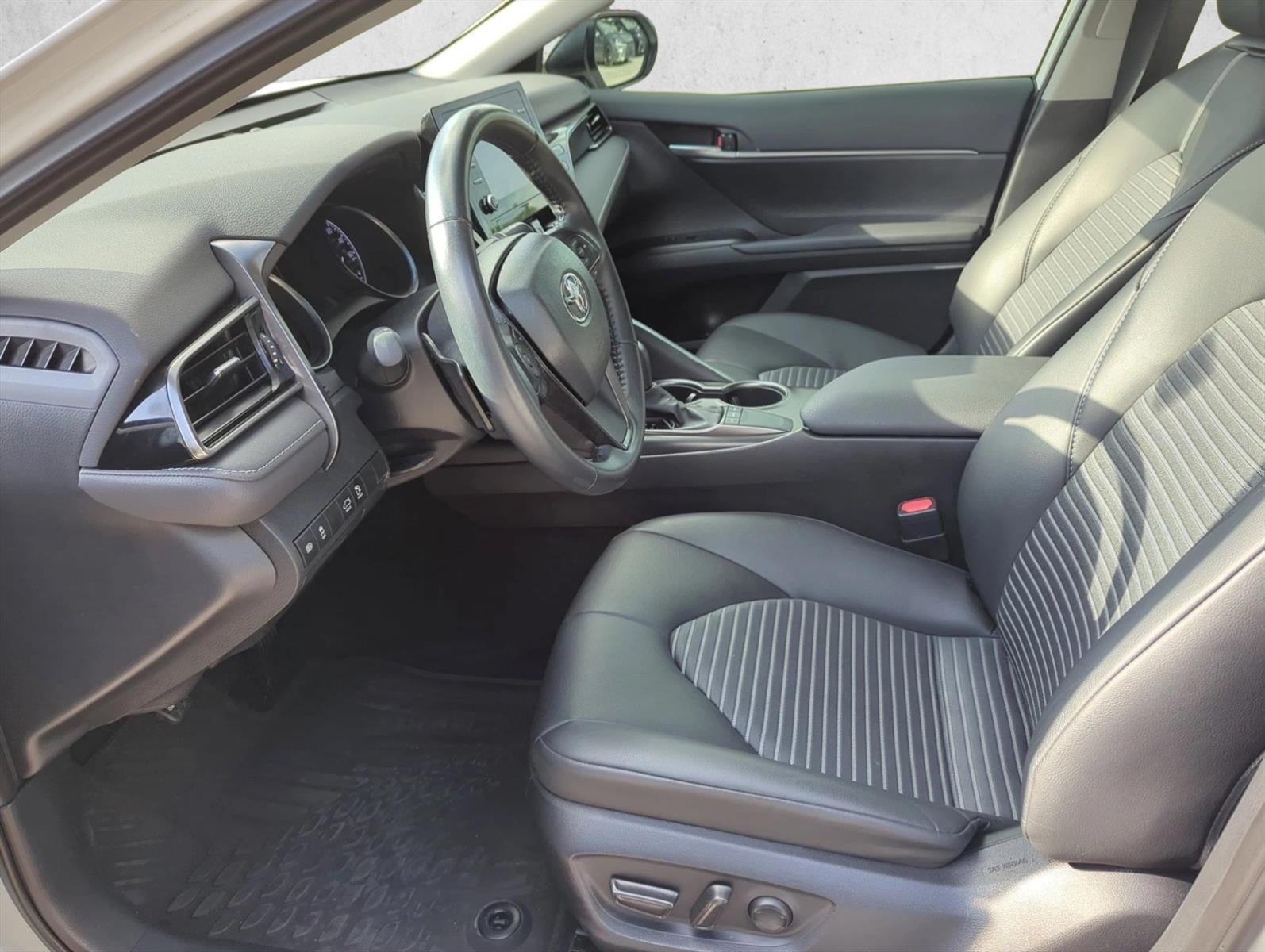 2024 Toyota Camry SE Auto (SE)