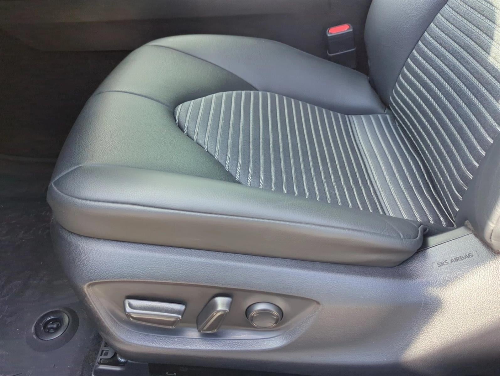 2024 Toyota Camry SE Auto (SE)