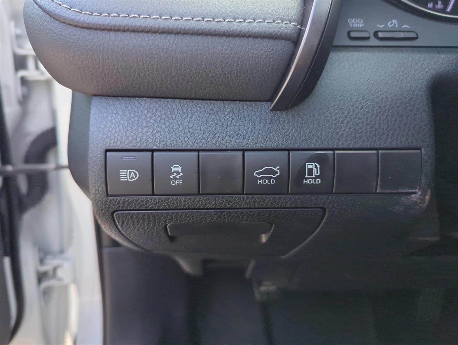 2024 Toyota Camry SE Auto (SE)