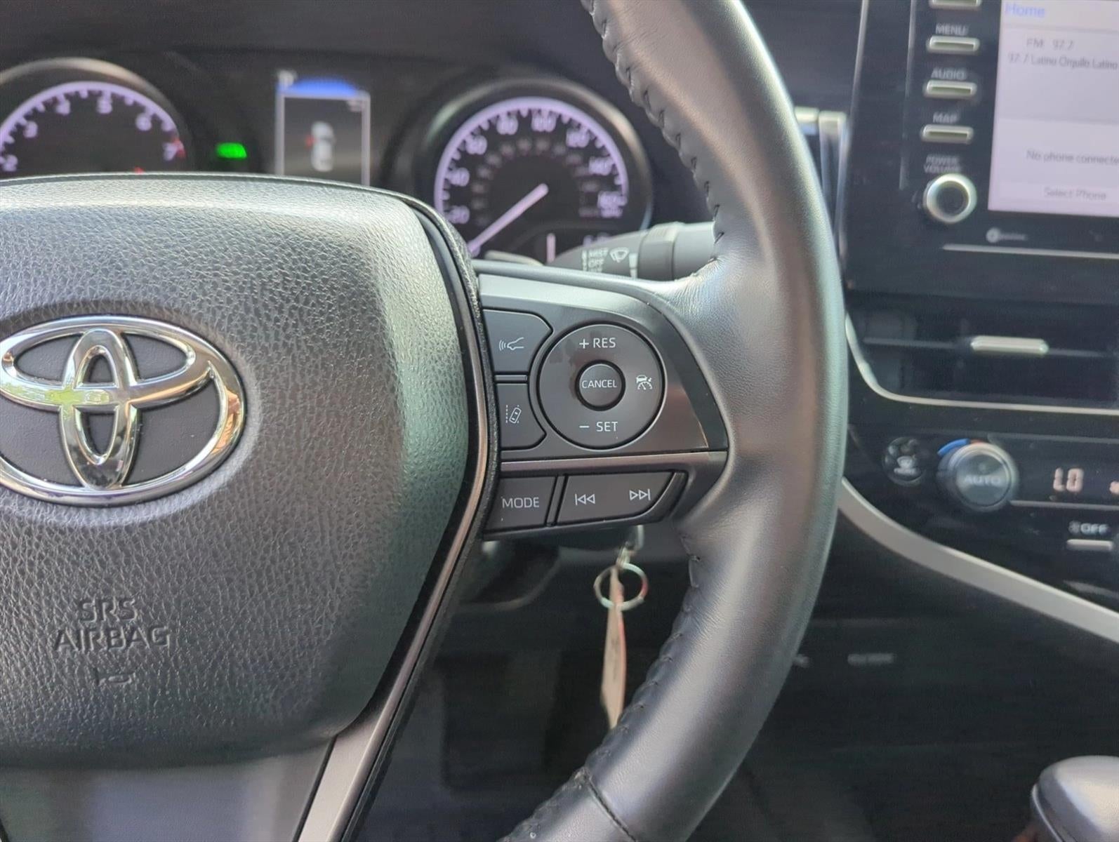 2024 Toyota Camry SE Auto (SE)