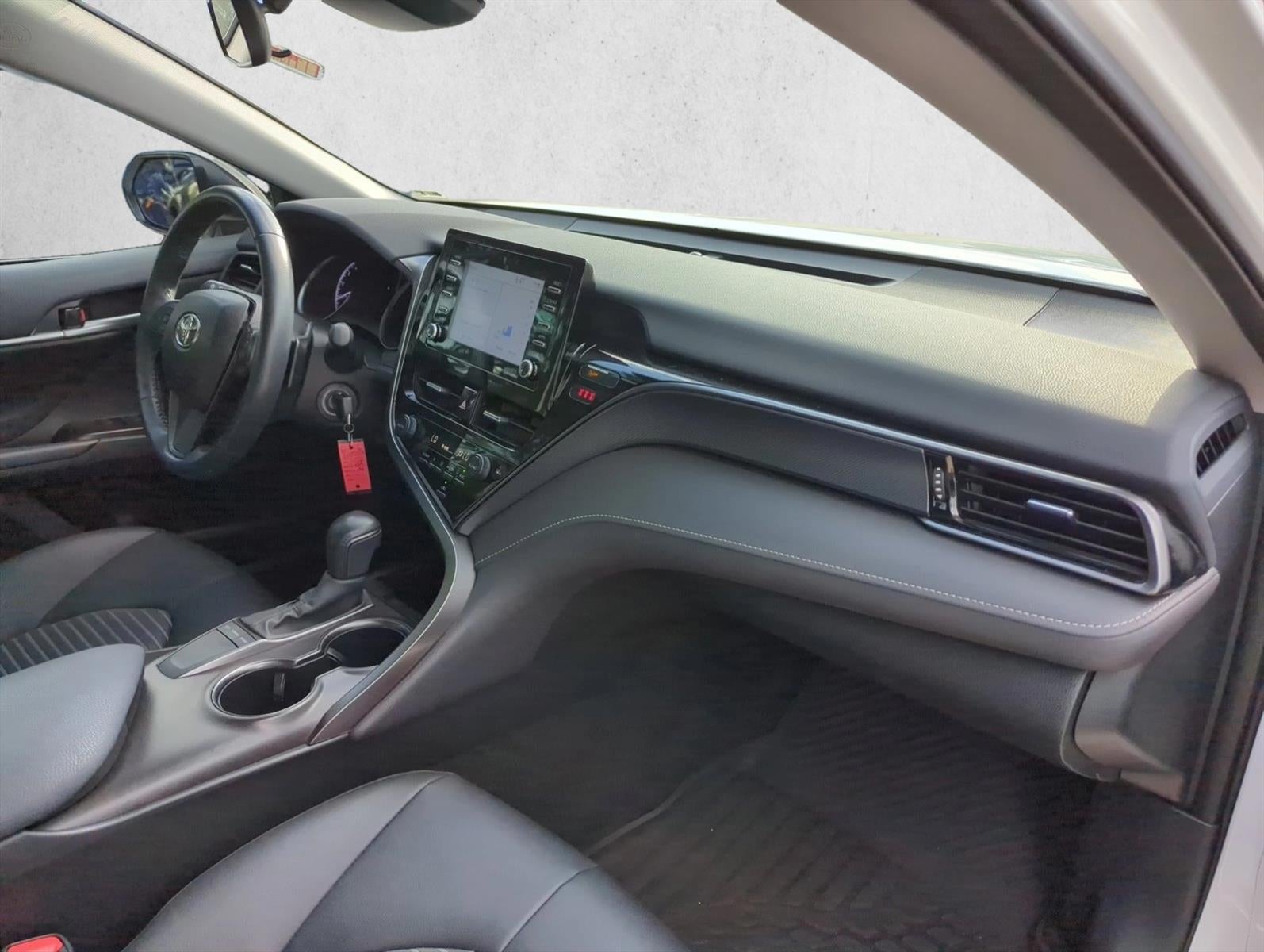 2024 Toyota Camry SE Auto (SE)