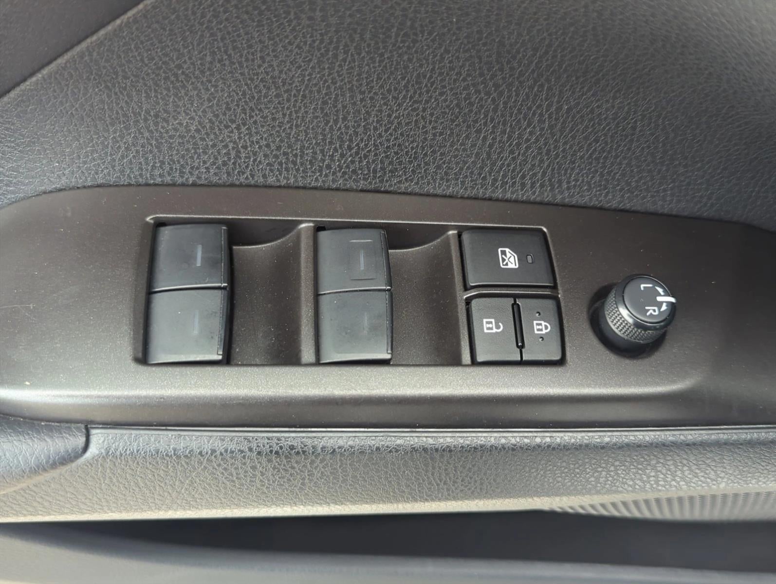 2024 Toyota Camry SE Auto (SE)