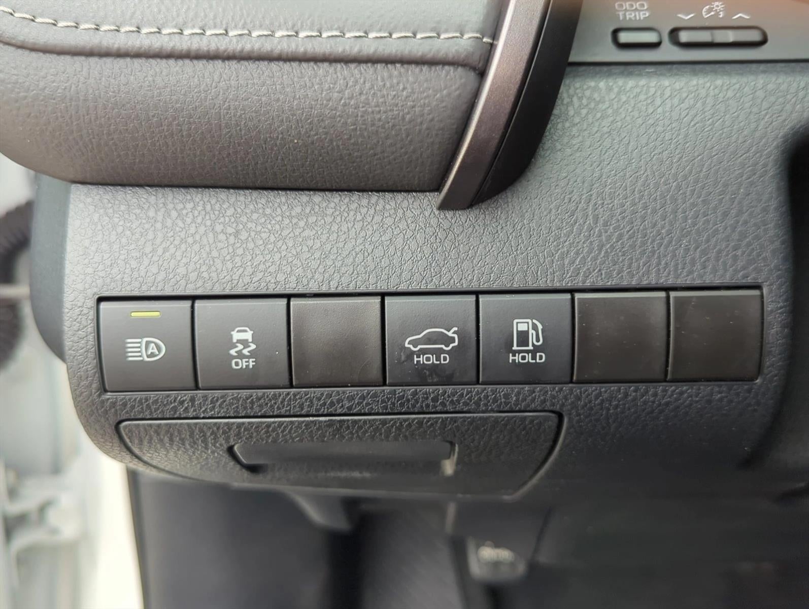 2024 Toyota Camry SE Auto (SE)