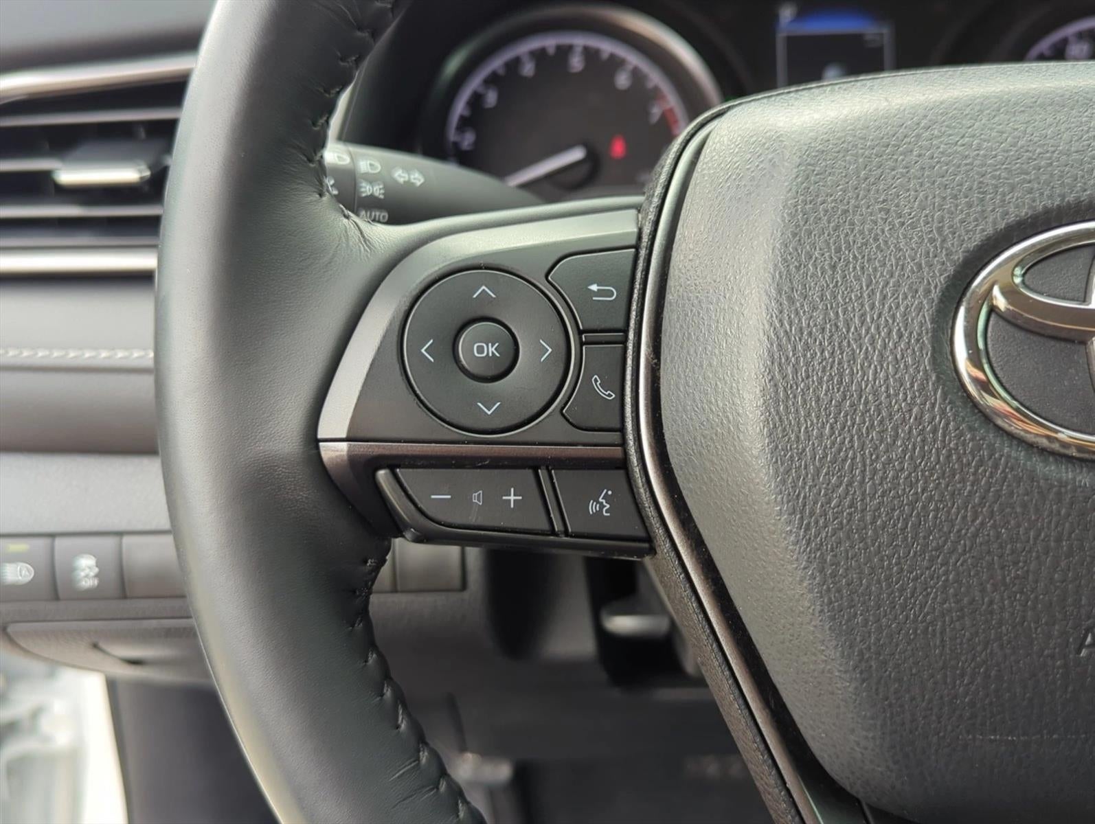 2024 Toyota Camry SE Auto (SE)