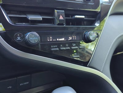 2024 Toyota Camry SE Auto (SE)