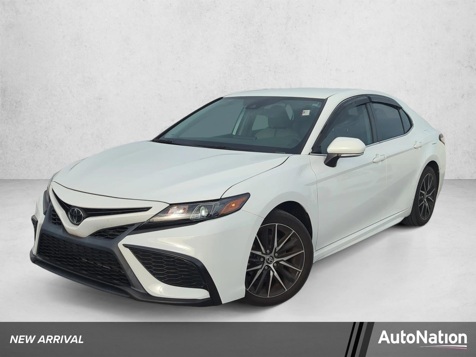 2023 Toyota Camry SE Auto (SE)