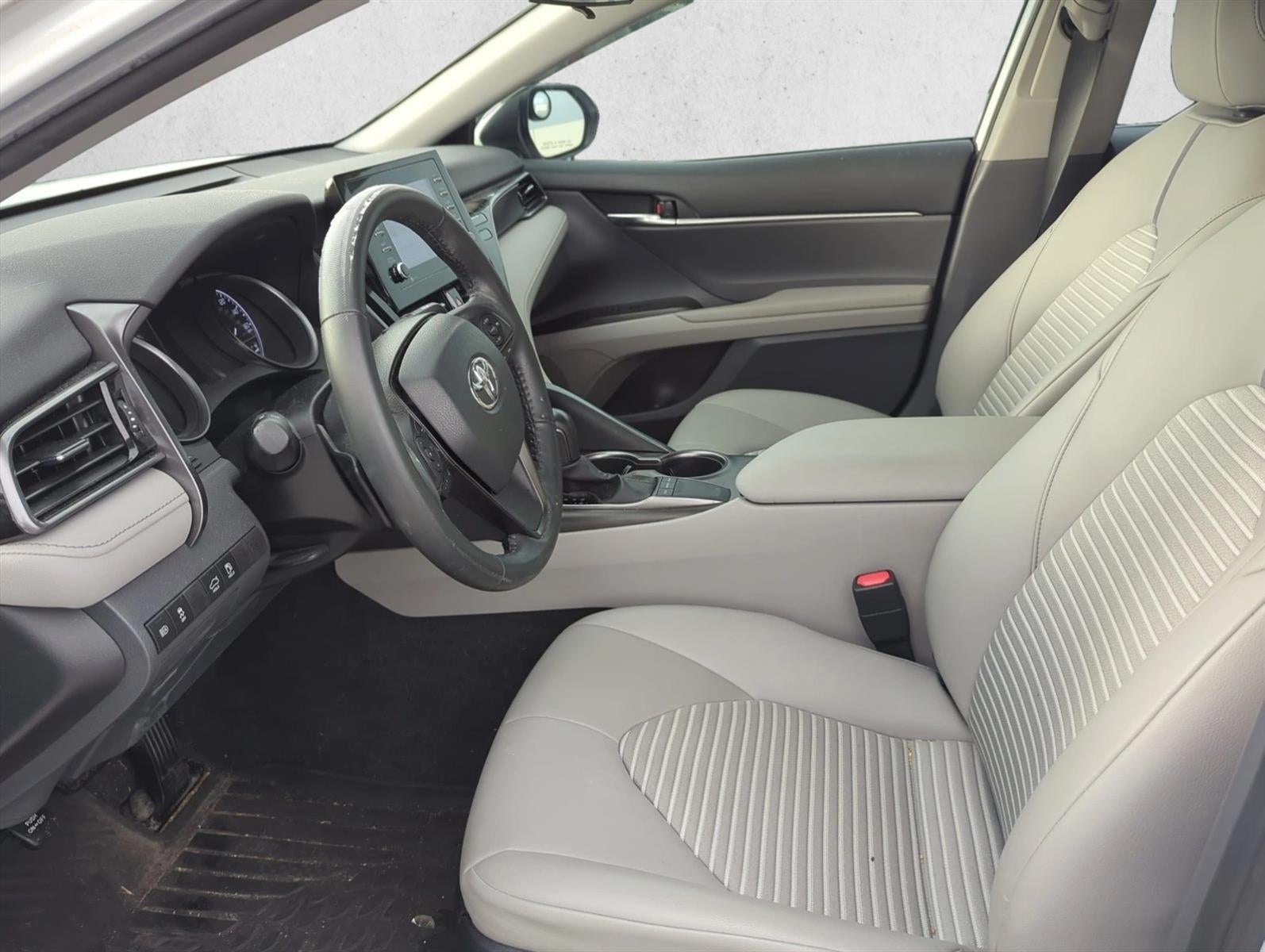 2023 Toyota Camry SE Auto (SE)