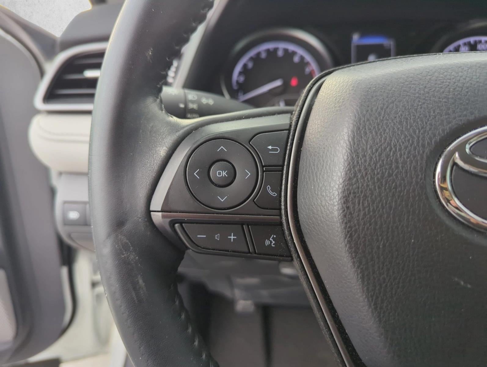 2023 Toyota Camry SE Auto (SE)