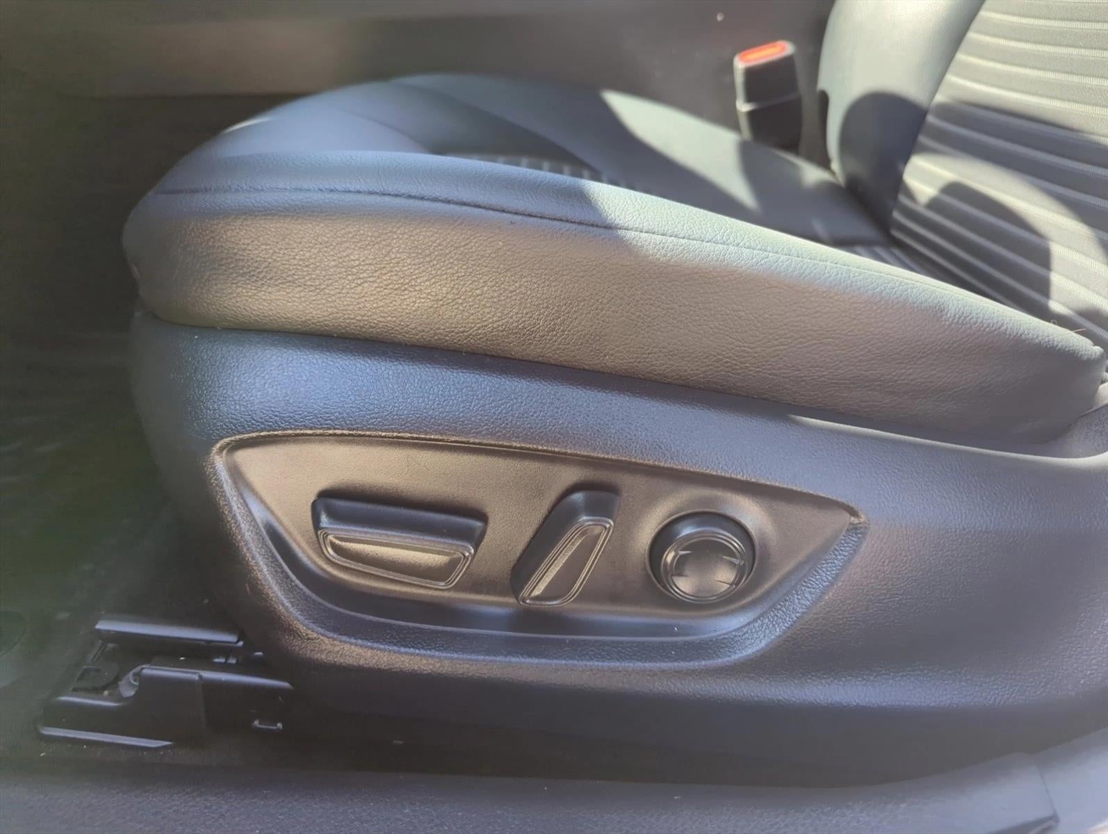 2024 Toyota Camry SE Auto (SE)