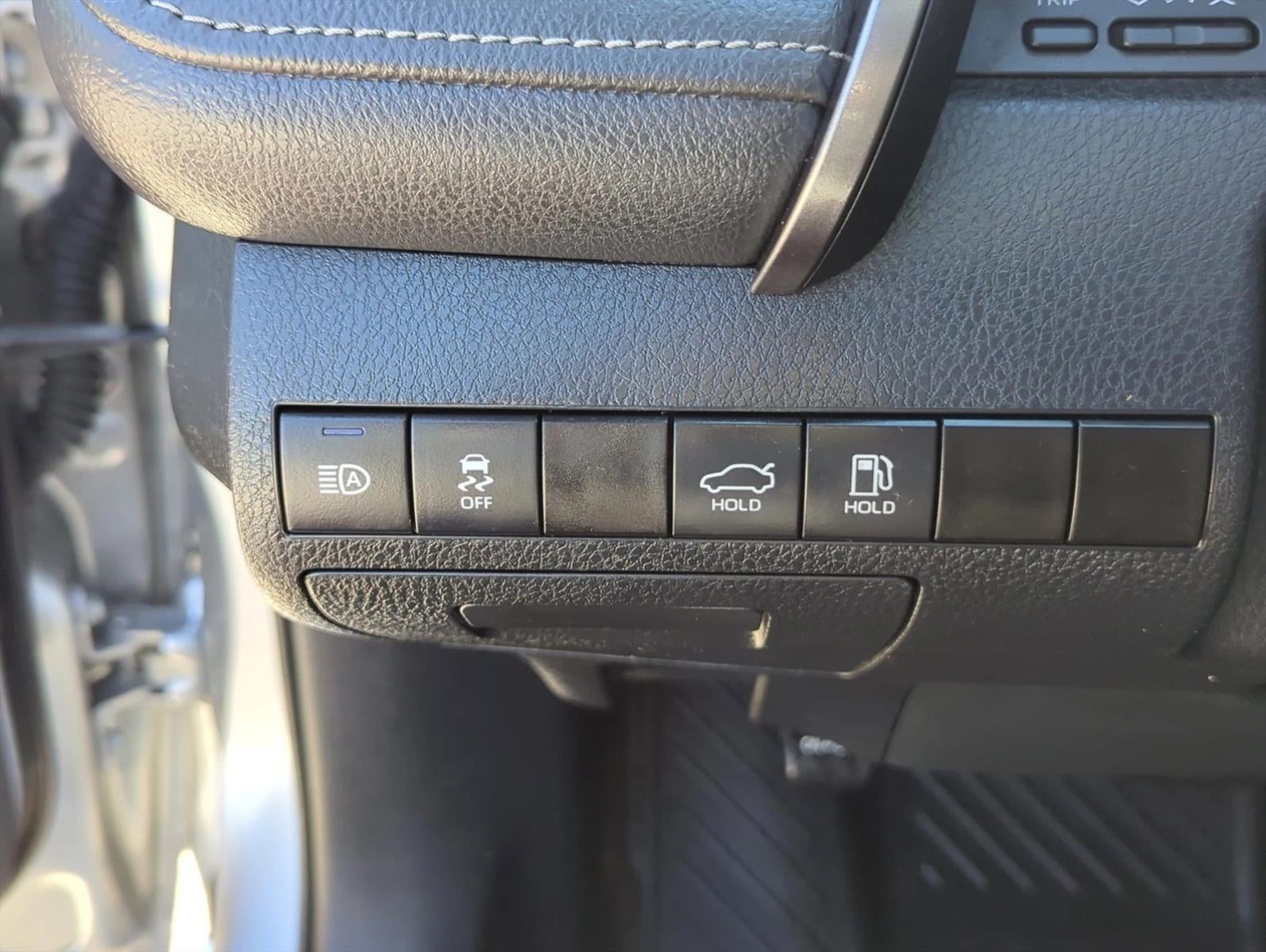 2024 Toyota Camry SE Auto (SE)