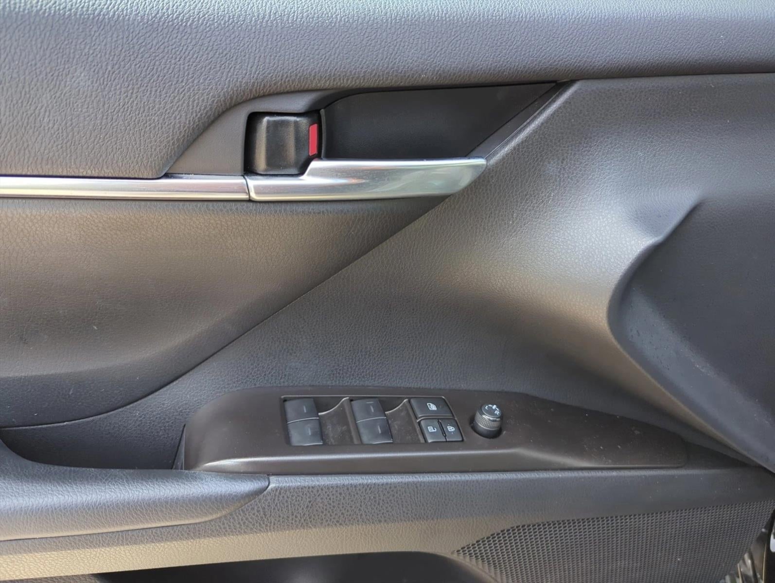2024 Toyota Camry SE Auto (SE)