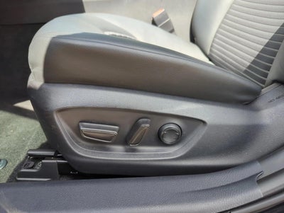 2024 Toyota Camry SE Auto (SE)