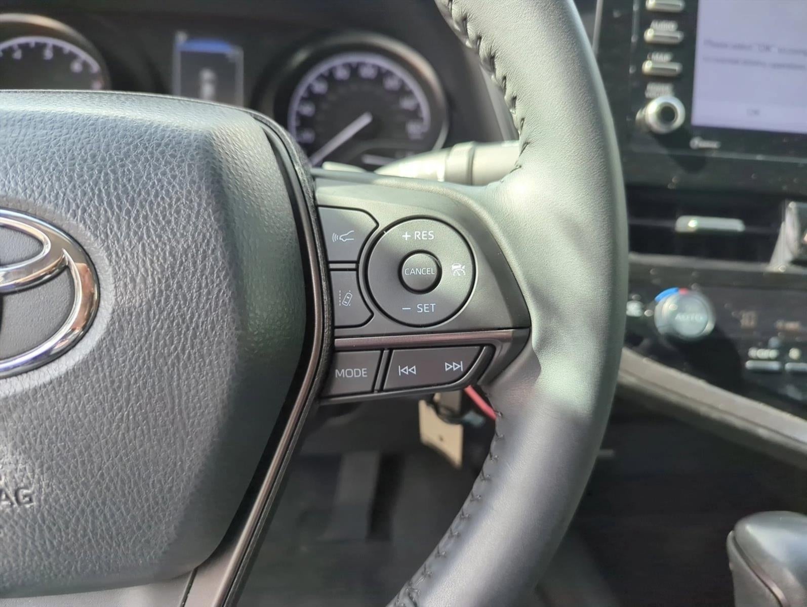 2024 Toyota Camry SE Auto (SE)