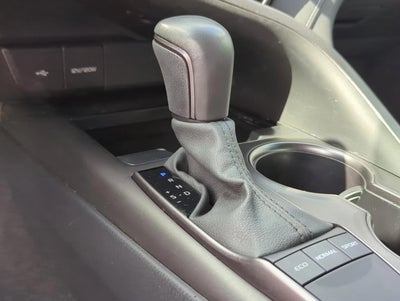 2024 Toyota Camry SE Auto (SE)