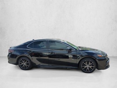 2024 Toyota Camry SE Auto (SE)