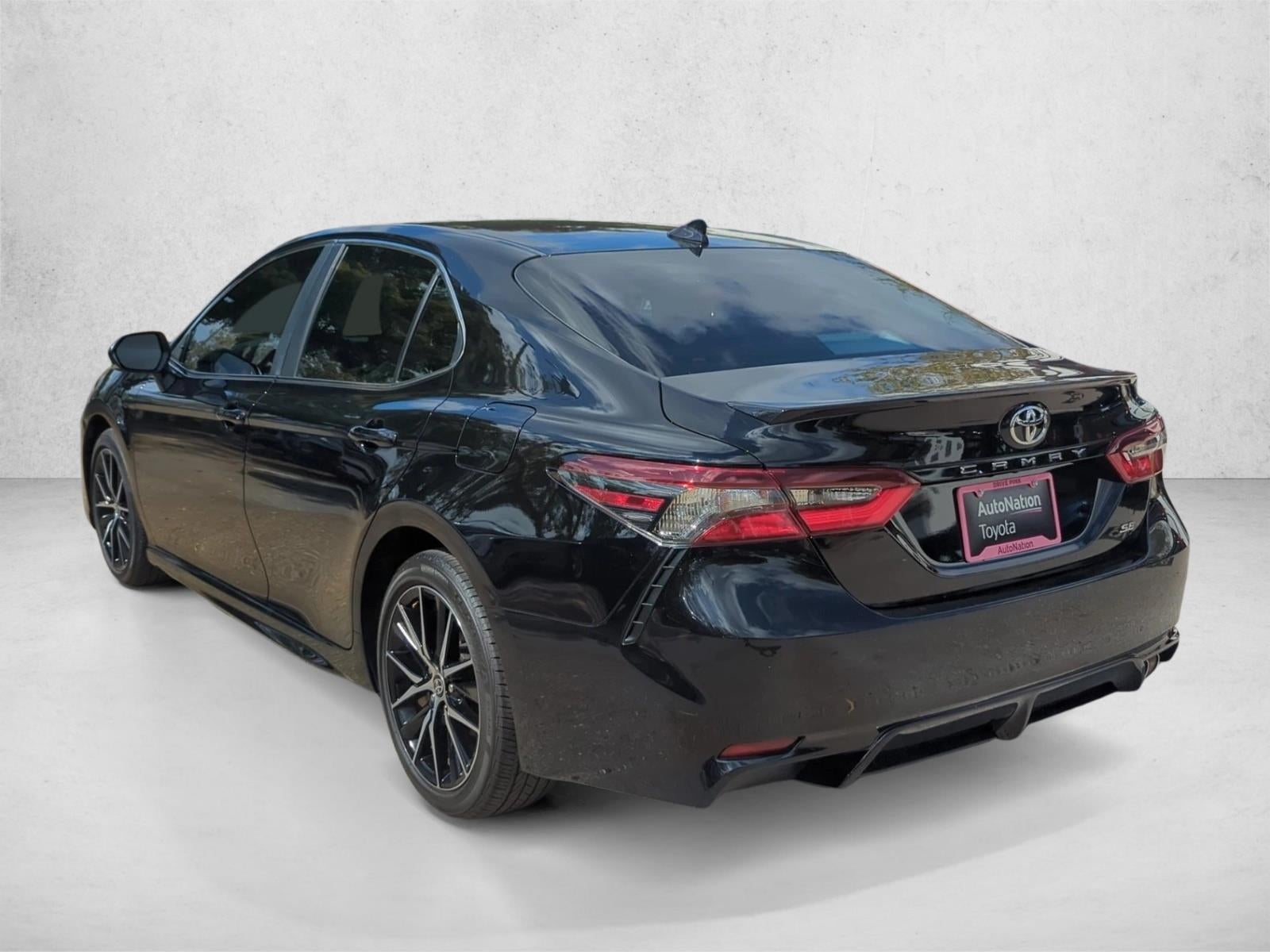 2024 Toyota Camry SE Auto (SE)