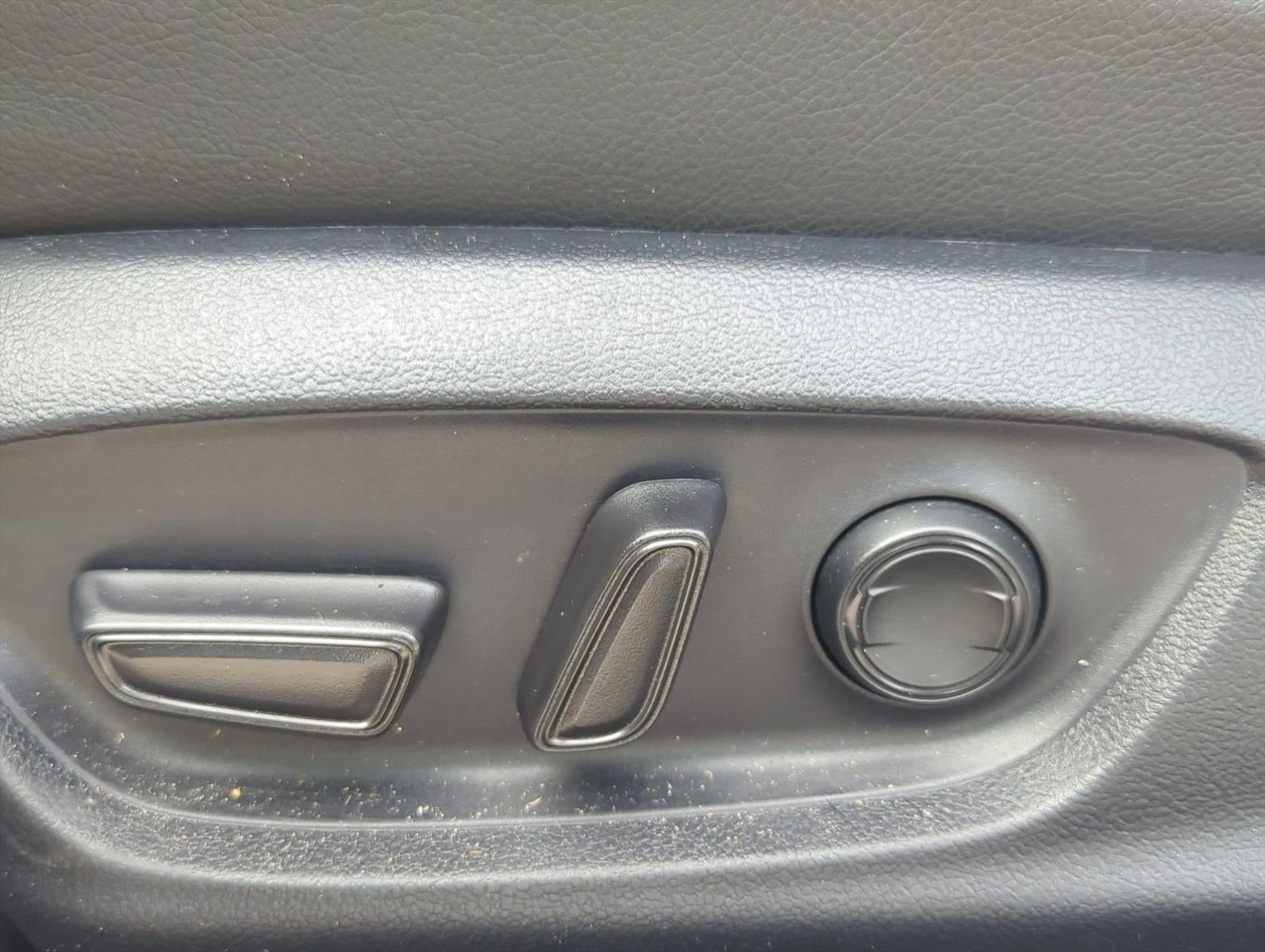 2022 Toyota Camry SE Auto AWD (Natl)