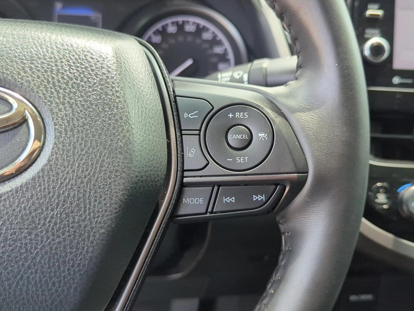 2024 Toyota Camry SE Auto (SE)
